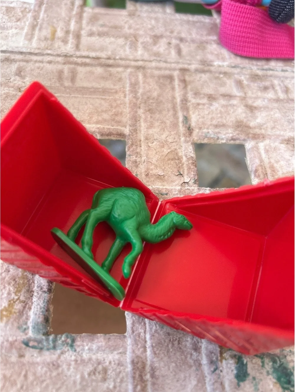 Tupperware replacement C with camel